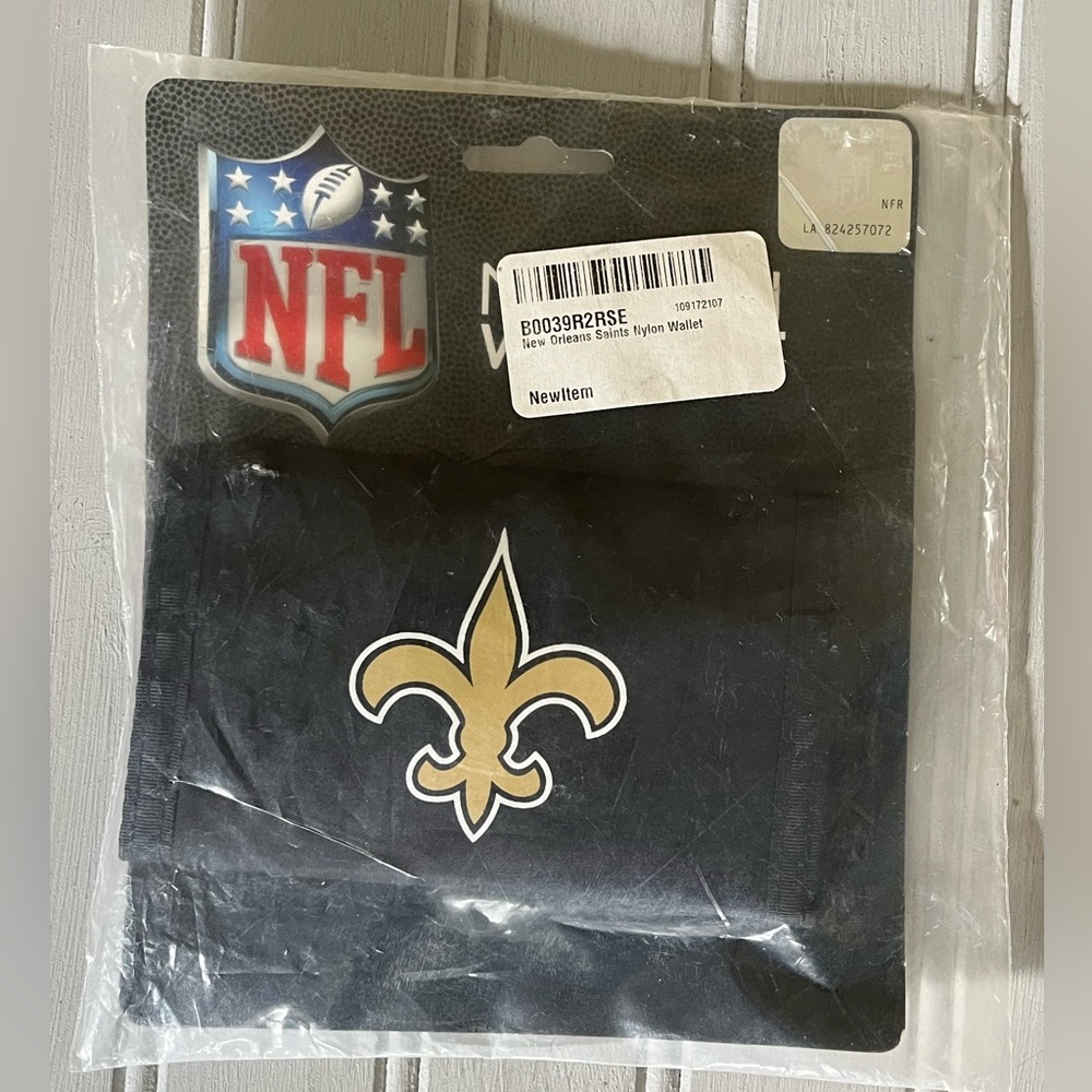 NFL New Orleans Saints Team Logo Nylon Wallet Mens Black Gold NWT